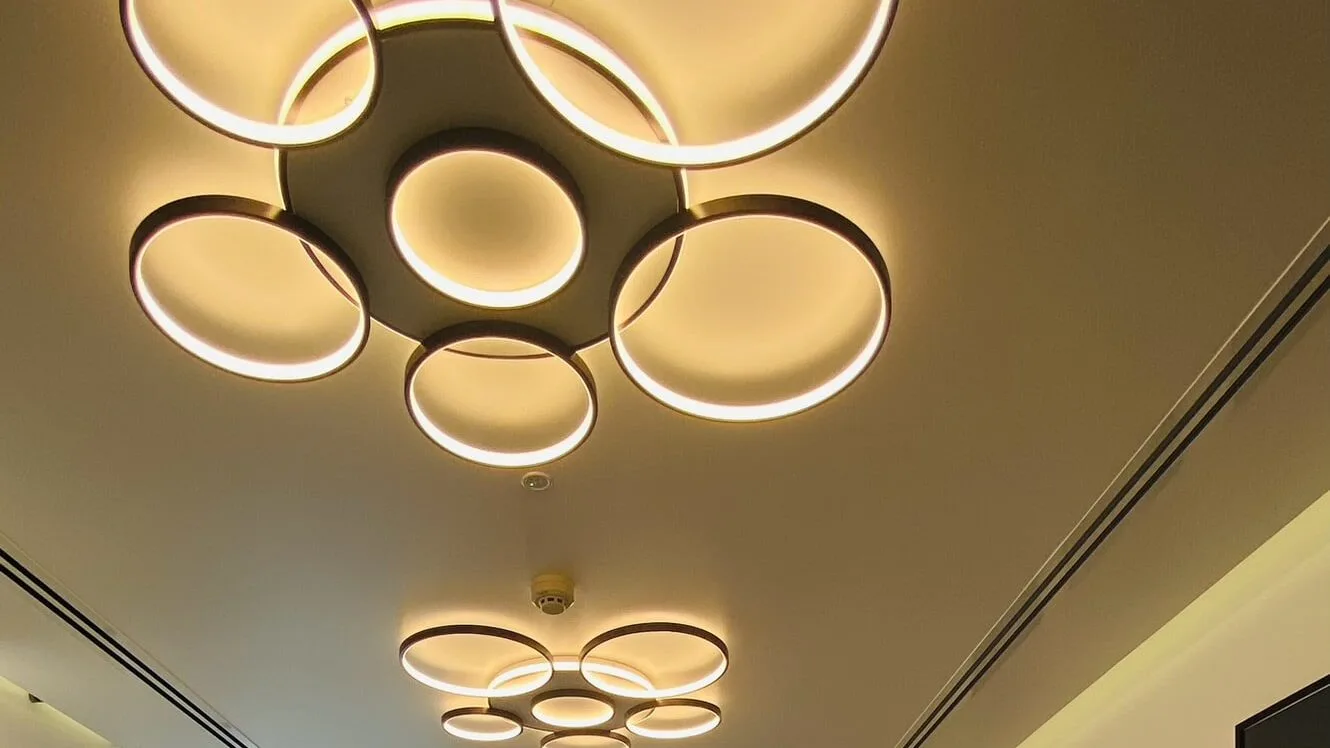 Comprehensive Guide to Light Replacement and Installation Services in Dubai 1 Reach Food office lightining