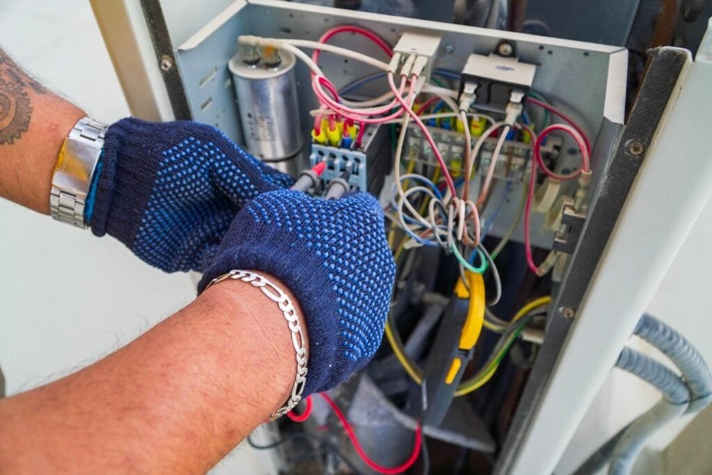 AC Maintenance & Repair Services in Dubai 2 99 DSC06051